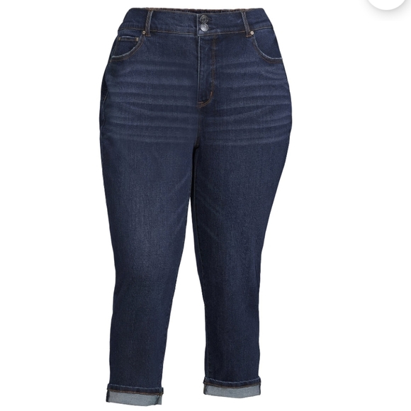 Terra & Sky Women's Plus Size Curvey Capri Pants - Picture 5 of 6